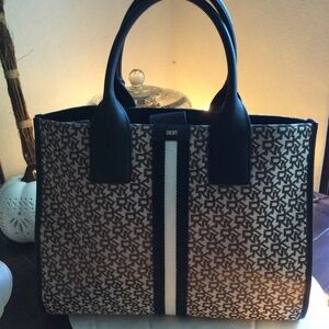 Authentic DKNY Carlita Jacquard Logo Lrg Book Tote
